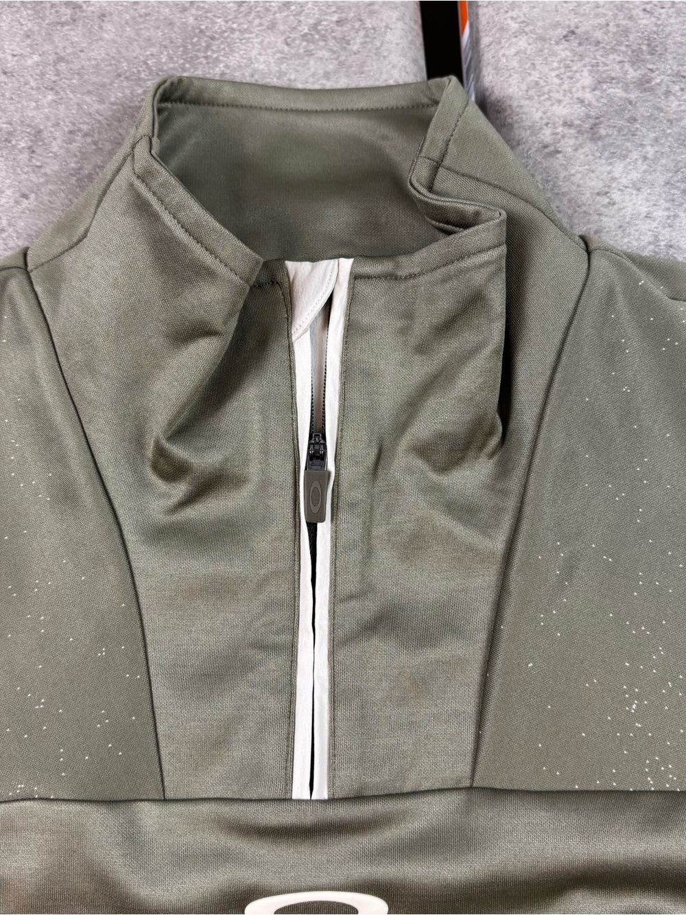 Oakley C1 Bark Pullover in gradient green - Picture 3 of 5